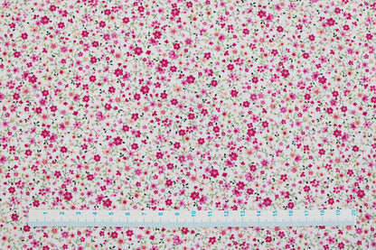 Baumwollstoff Minis mit kleinen Blümchen in Pink auf weißem Grund Maßstab