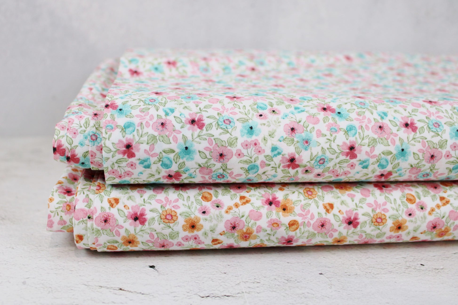 Baumwollstoff Natura mit kleinen Blümchen verschiedene Farben