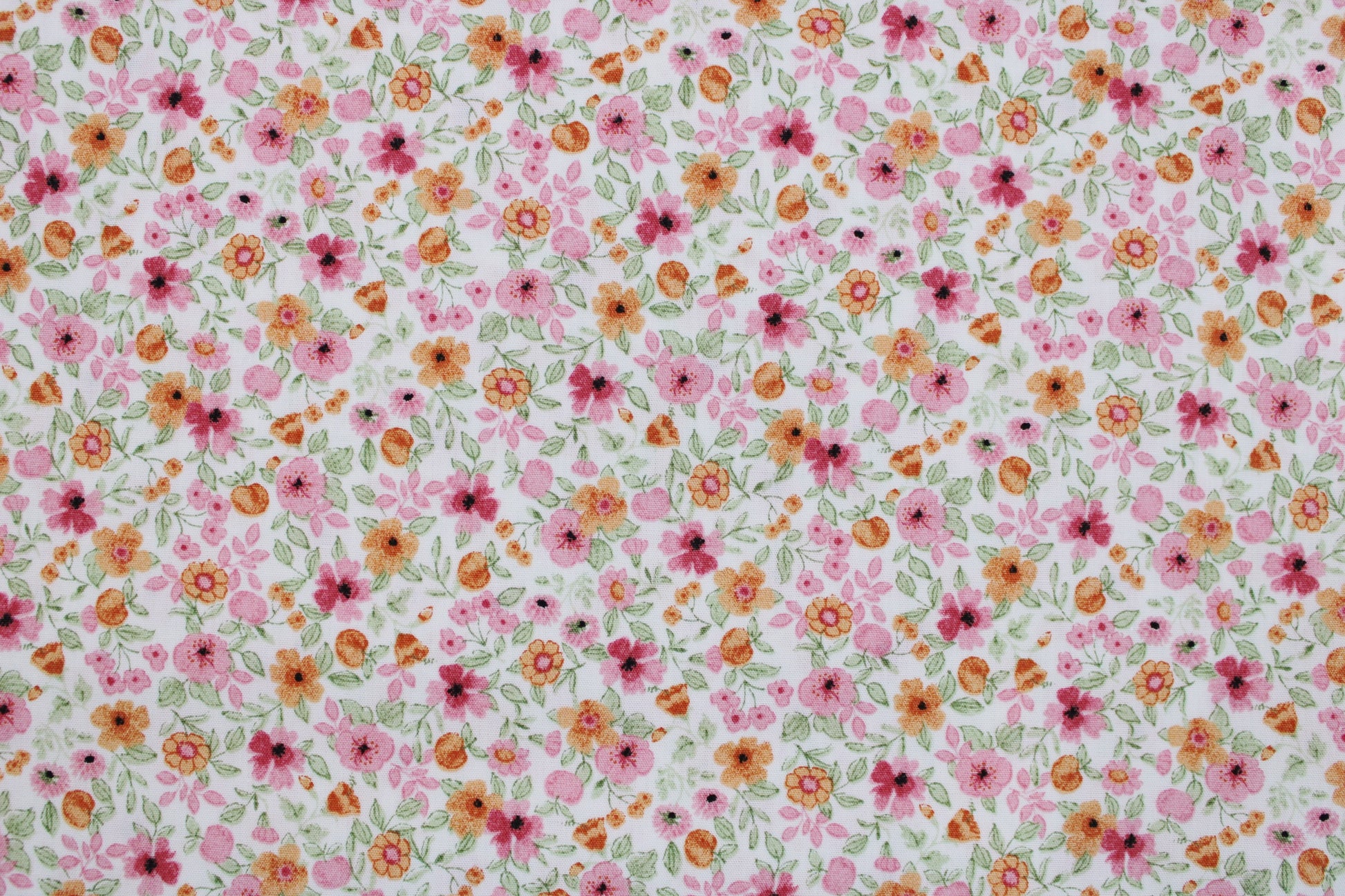 Baumwollstoff Natura mit kleinen Blümchen in Rosa und Orange Detailbild