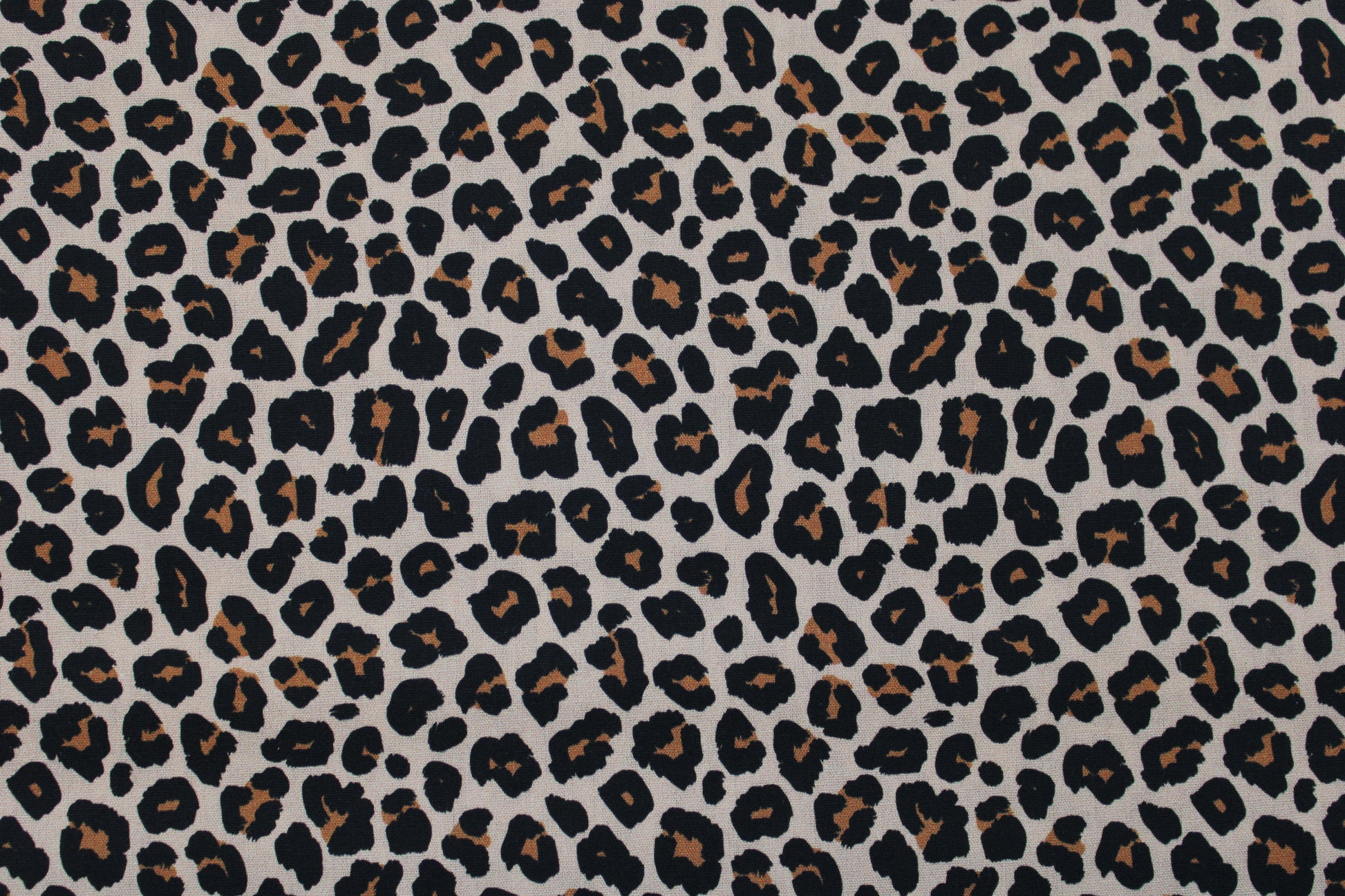 Baumwollstoff Tim mit klassischem Leomuster in Beige Detailbild