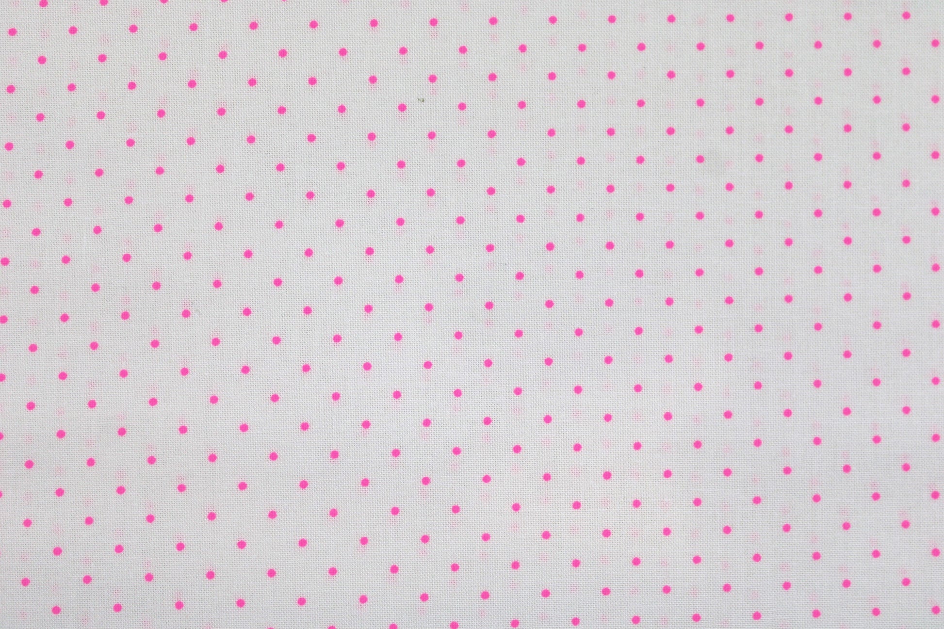 Wollweißer Baumwollstoff True Colors Tiny Dots mit Pink farbenen Punkten  Detailbild
