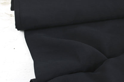 Blusenstoff Silk Touch aus Modal in uni Schwarz Ballenansicht