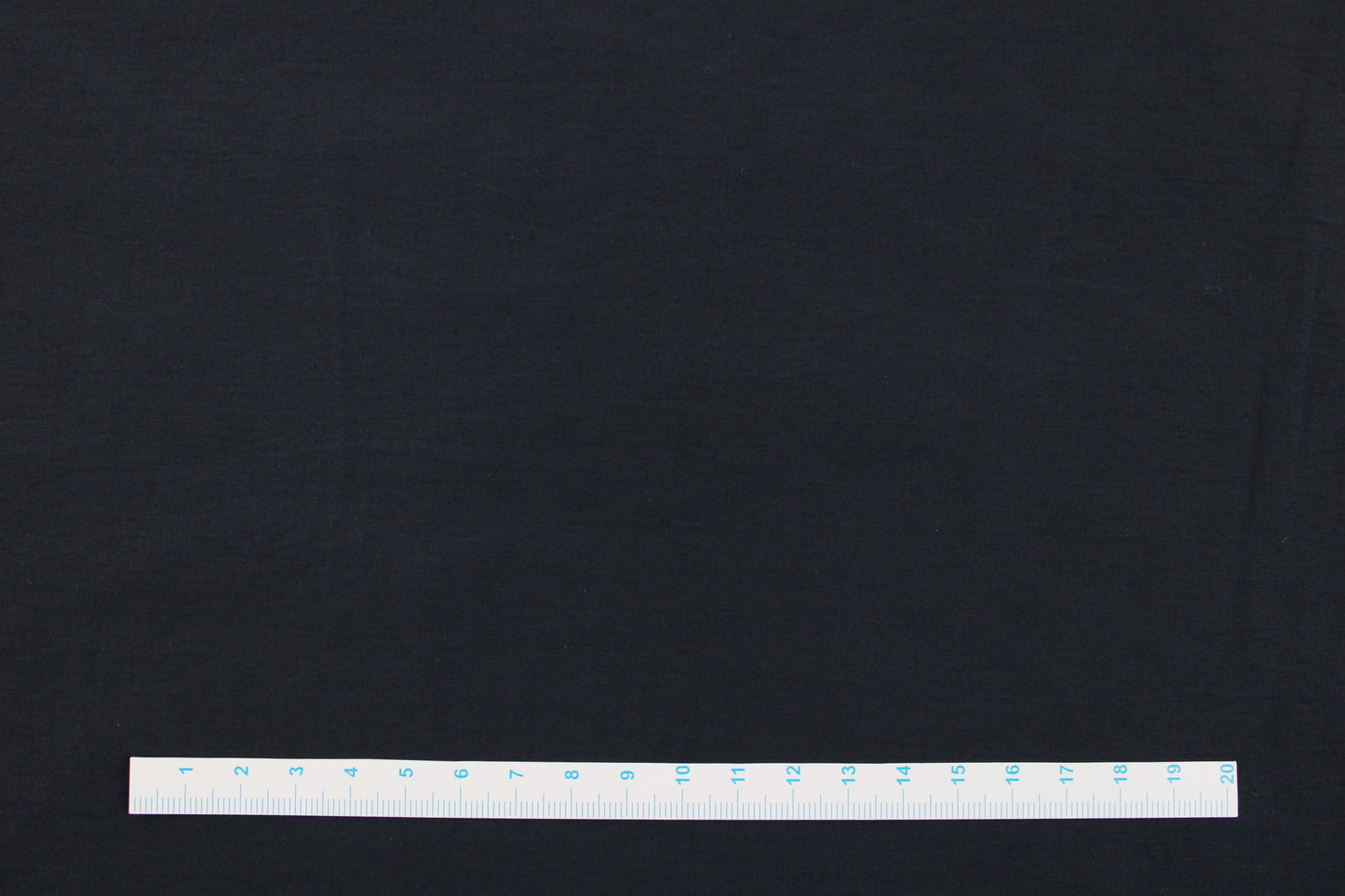 Blusenstoff Silk Touch aus Modal in uni Schwarz Maßstab