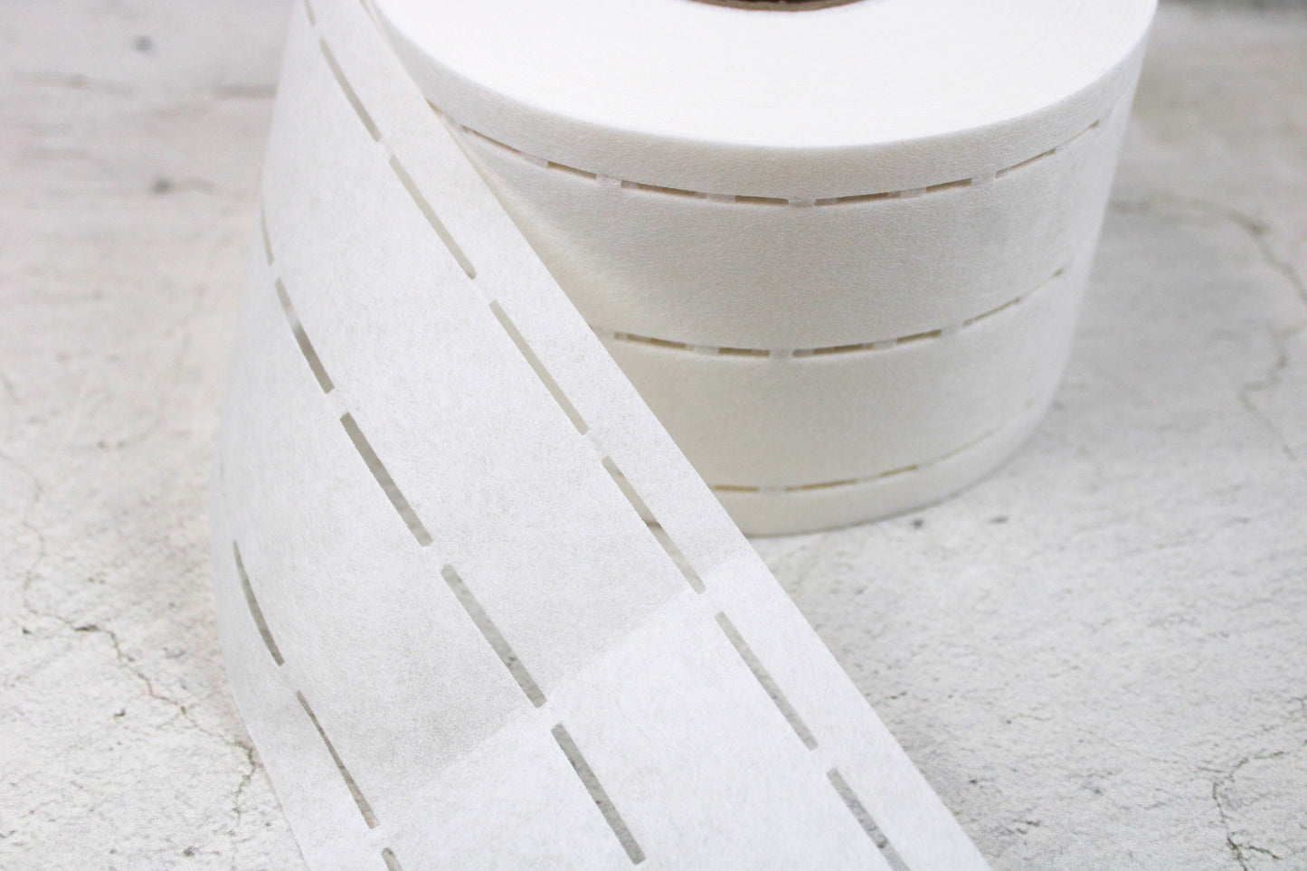 Bundfix für exakte Hosen- und Rockbünde in 30mm Breite in weiß