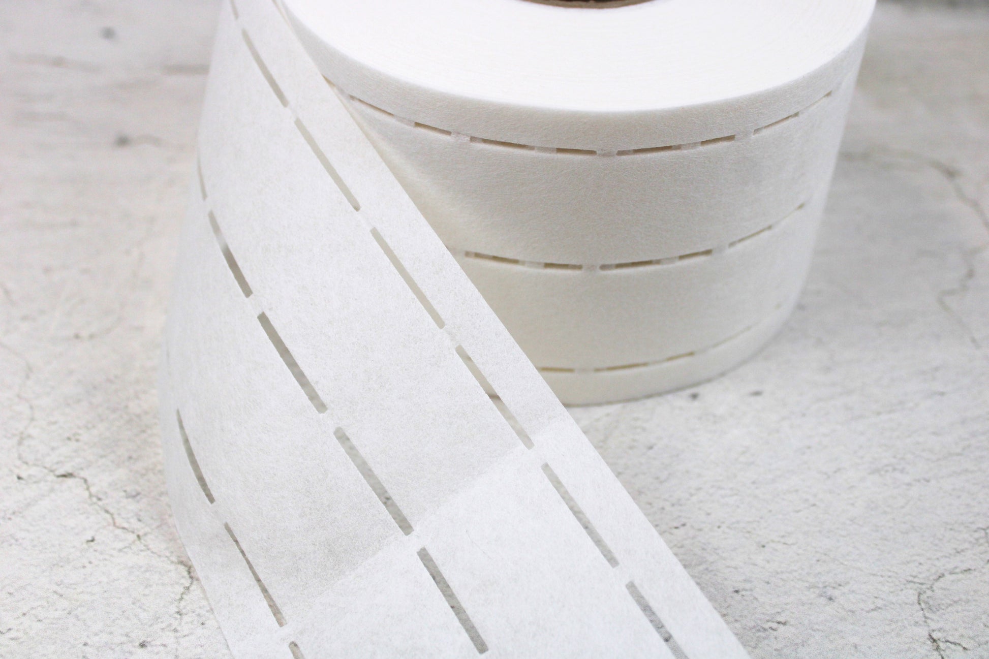 Bundfix für exakte Hosen- und Rockbünde in 30mm Breite in weiß