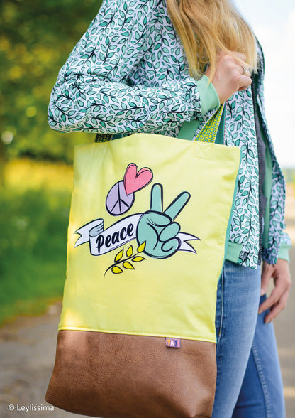 Canvas-Panel Happy Pillow Peace & Love als Tasche vernäht