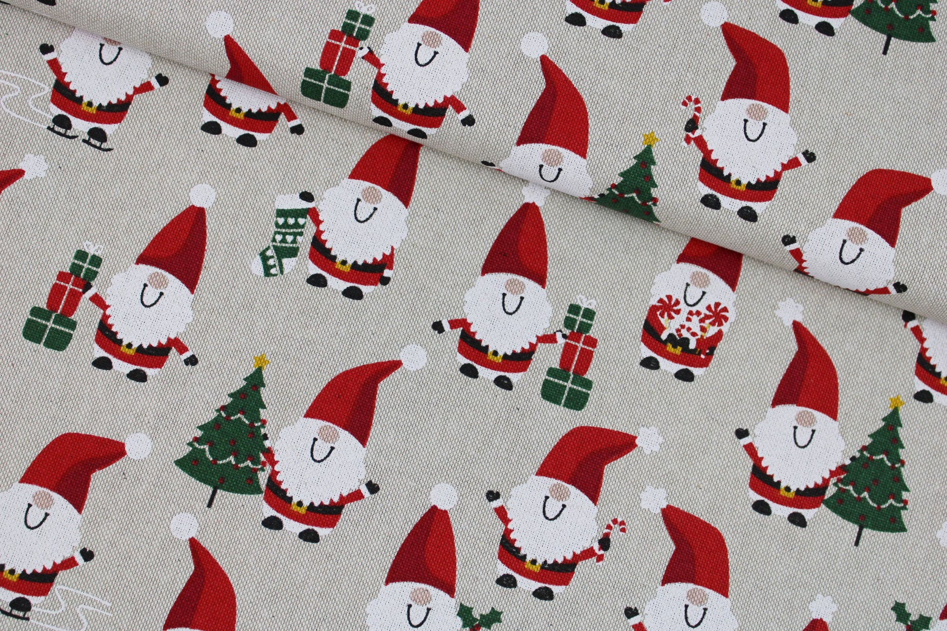 Canvasstoff Ember Weihnachtswichtel auf beigem Grund quer