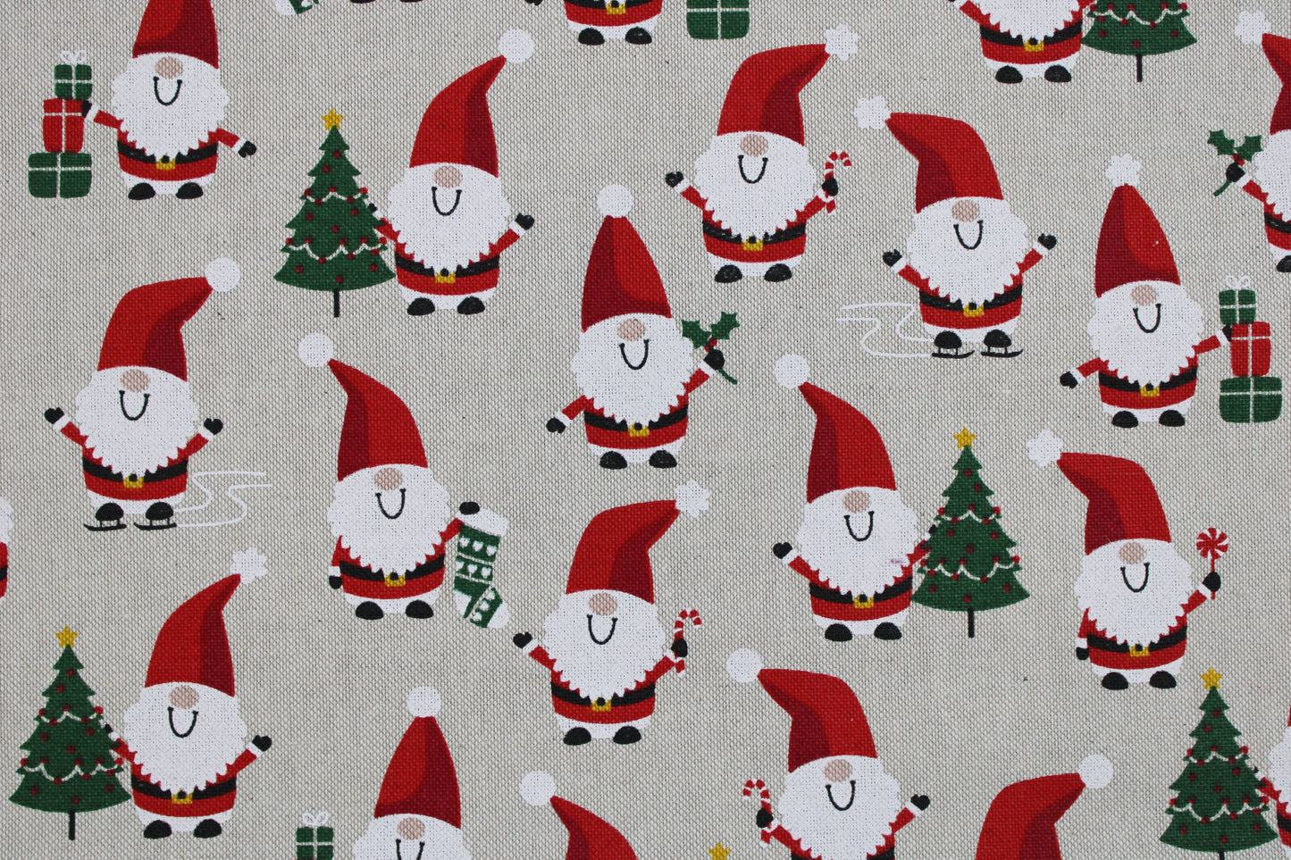 Canvasstoff Ember Weihnachtswichtel auf beigem Grund Detailbild