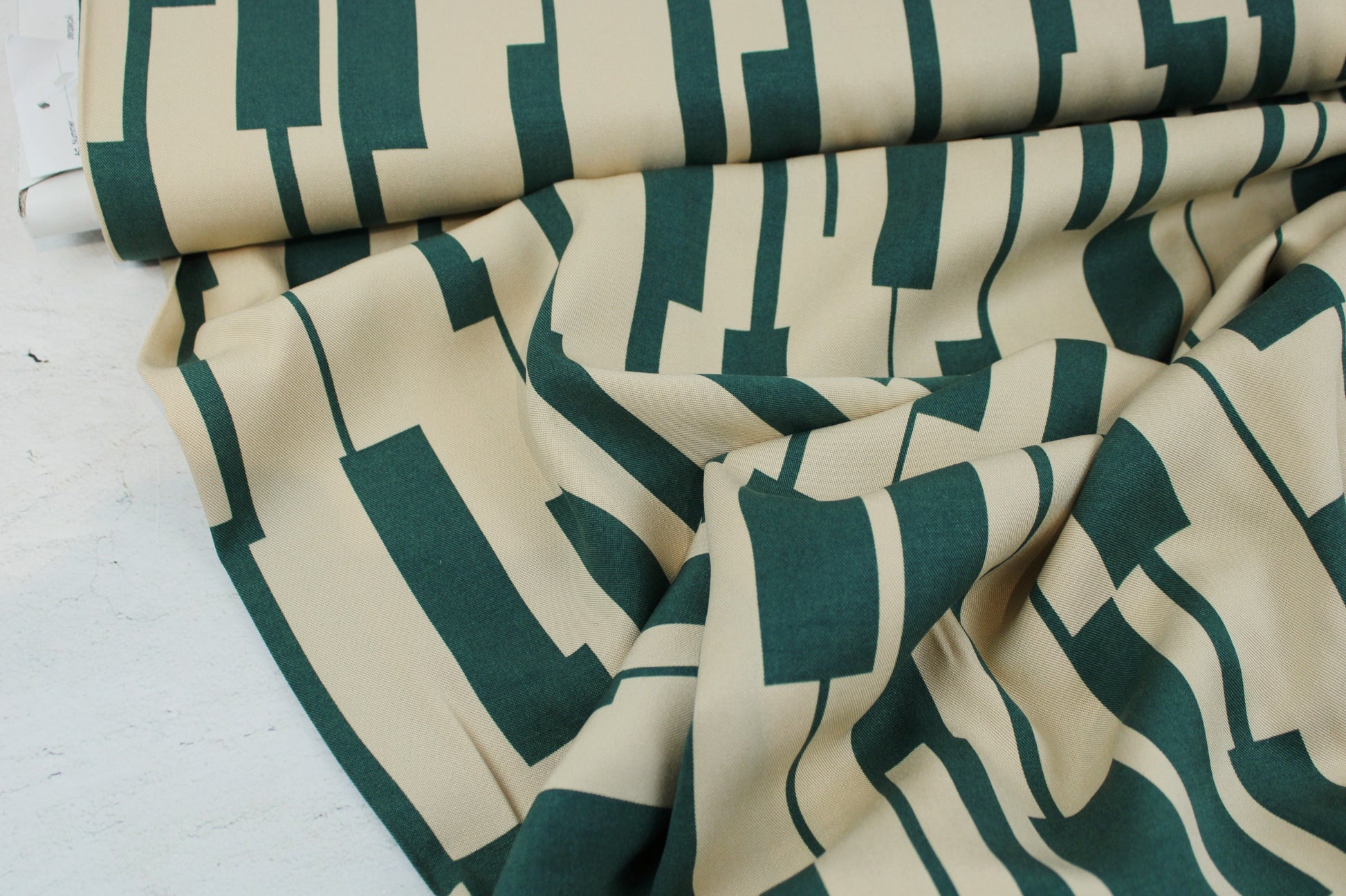 Viskose Twillstoff Square von Mind the Maker in Grün, Beige Ballenansicht
