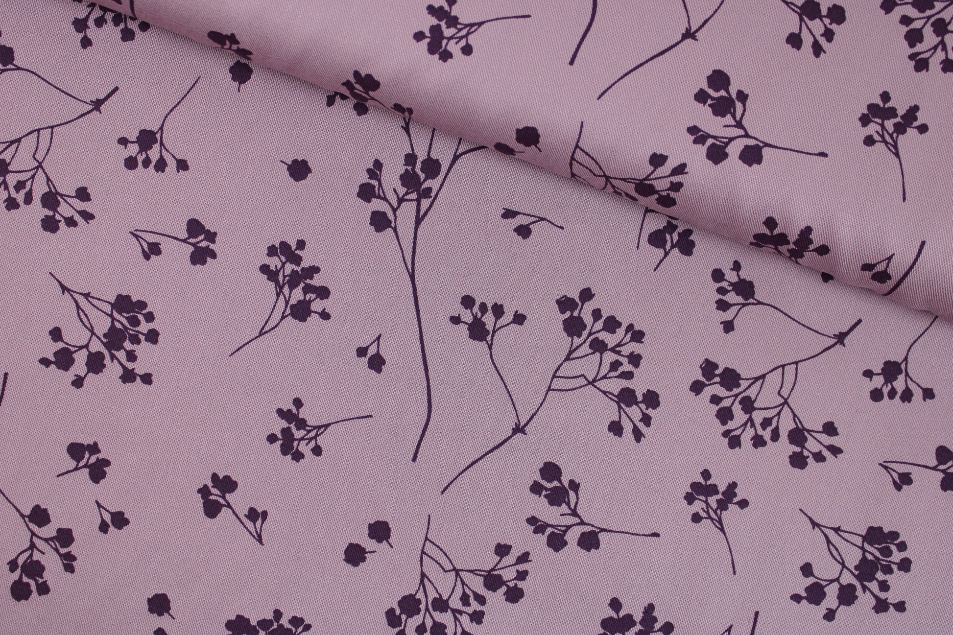 Viskose Twill Stalks lilac mit Blümchen von mind the MAKER quer