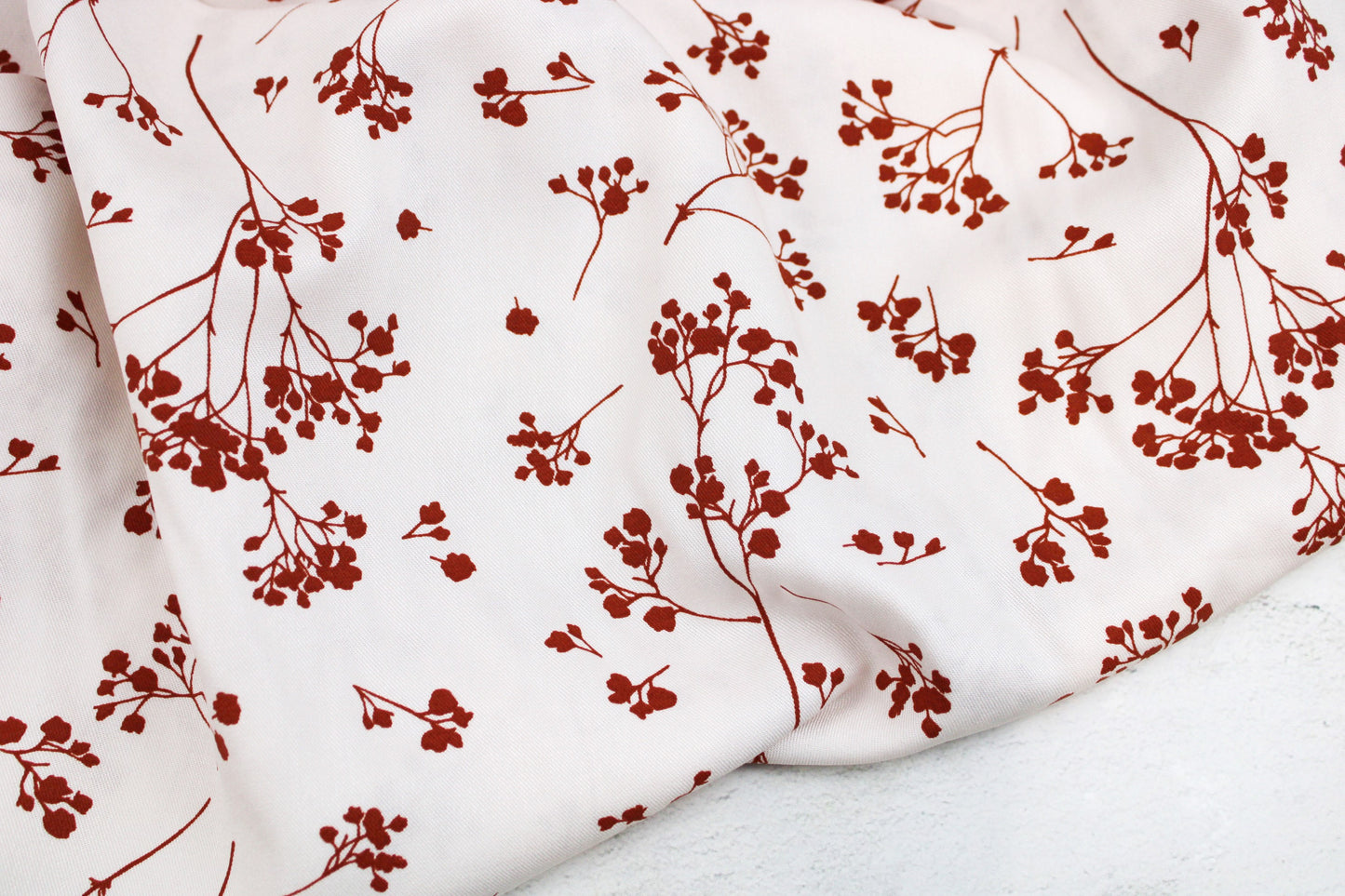 Viskose Twill Stalks creamy white mit Blümchen von mind the MAKER