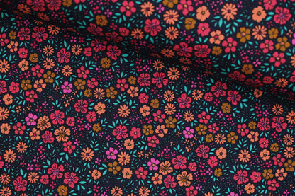 Dunkelblauer French Terry Sweat Elli mit kleinen Blümchen quer