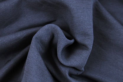 Dunkelblauer French Terry Sweat Stoff Maike gedreht