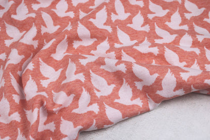 Jacquardjersey Tender Kiss Doves Fly von Albstoffe mit weißen Tauben