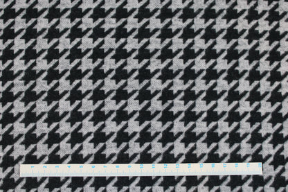 Weicher Jacquardjersey mit Hahnentrittmuster in Grau meliert und Schwarz Maßstab