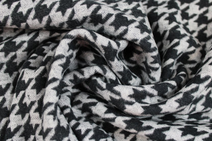 Weicher Jacquardjersey mit Hahnentrittmuster in Grau meliert und Schwarz gedreht