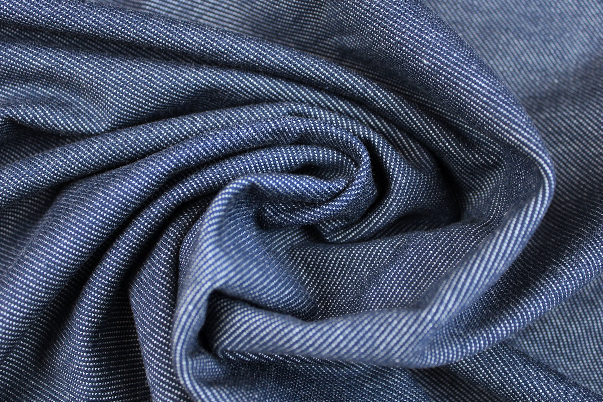 Dunkelblauer Baumwolljersey Austin in Jeansoptik gedreht