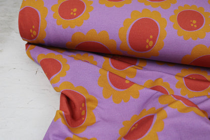 Sweatstoff Beginning mit Retroblumen in Lila, Rot und Ocker Ballenansicht