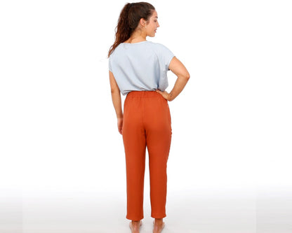 Schnittmuster für die knöchelfreie Hose Hanna von Studio Schnittreif Hinteransicht
