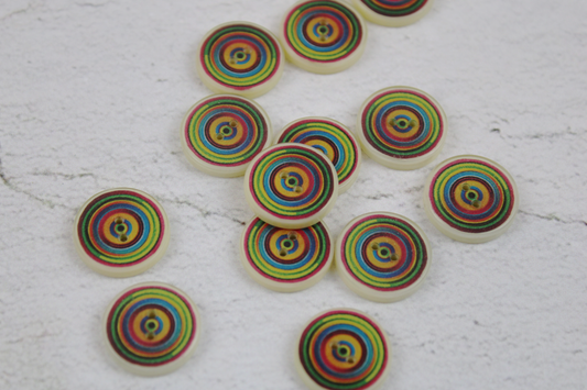 Kunstharzknopf mit buntem Spiralmuster in 25mm