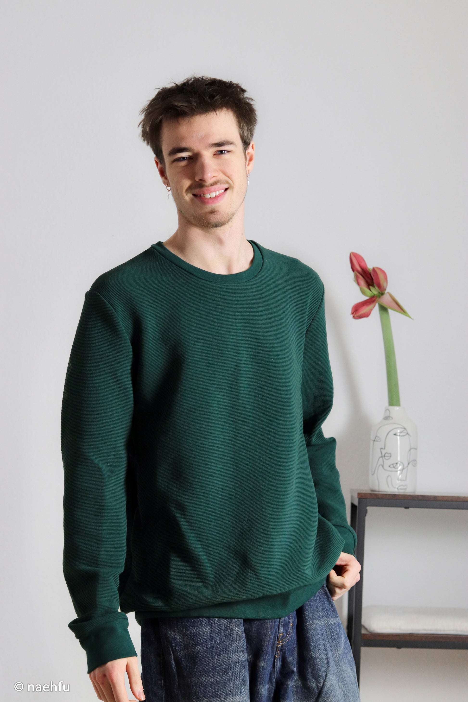 Rippjersey Bergen in uni Petrol als Pullover vernäht
