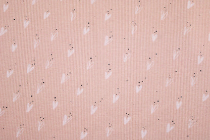 Rippjersey Jena mit hellen Herzen auf apricot farbeneme Grund Detailbild