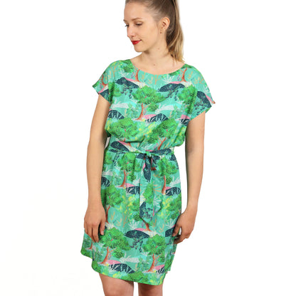 Schnittmuster Frau Konni Kleid mit großen Taschen mit Bindeband