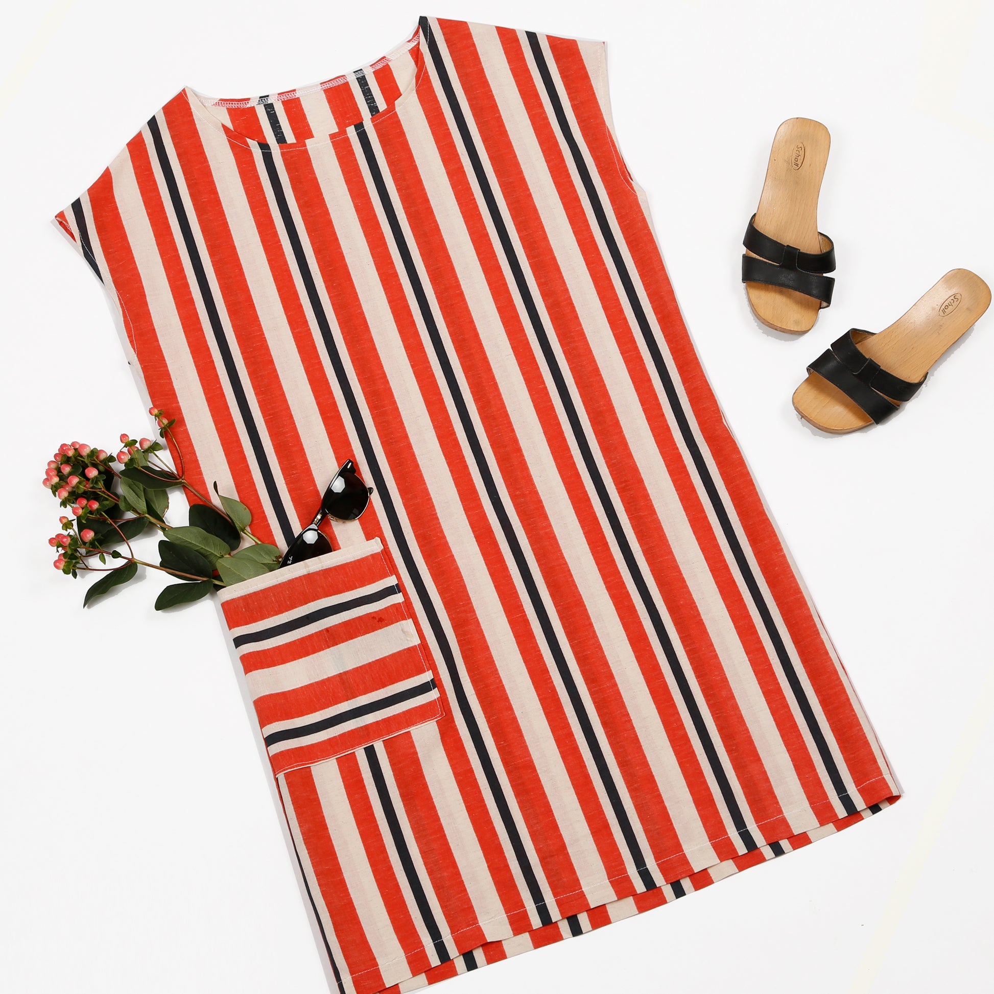 Schnittmuster Frau Konni Kleid mit großen Taschen Flatlay