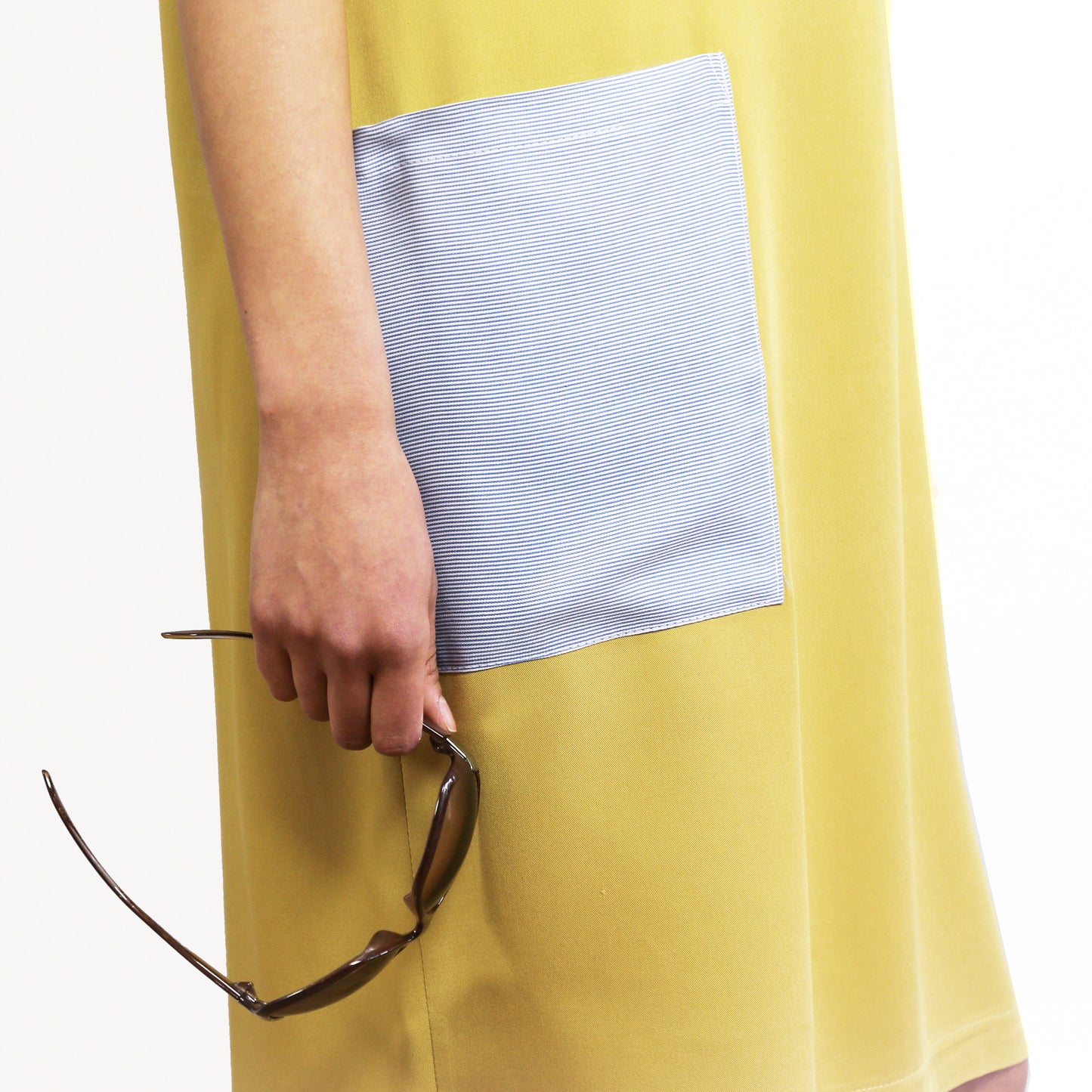 Schnittmuster Frau Konni Kleid mit großen Taschen Detailbild