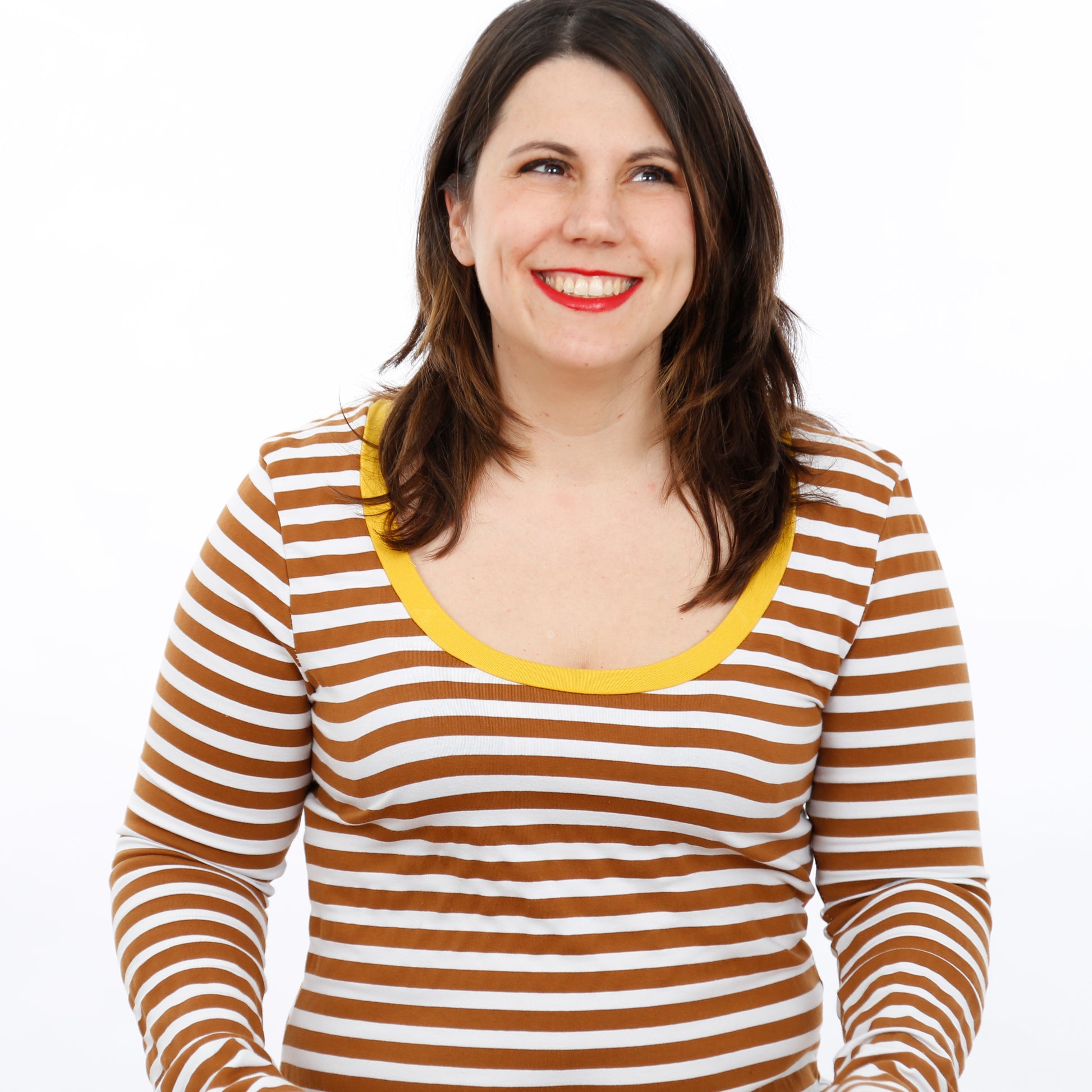 Schnittmuster für das Basicshirt Frau Anica von Studio Schnittreif Nähbeispiel Farbbeispiel