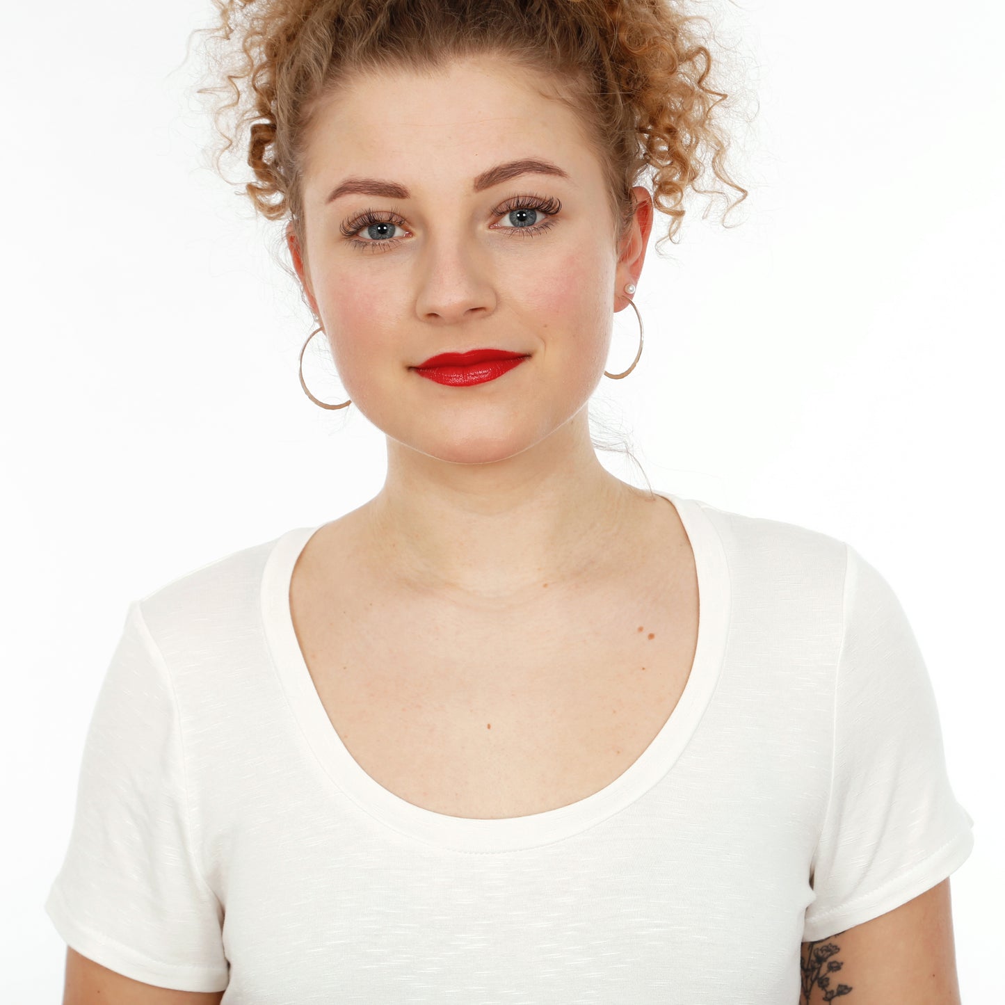 Schnittmuster für das Basicshirt Frau Anica von Studio Schnittreif Ausschnittdetail