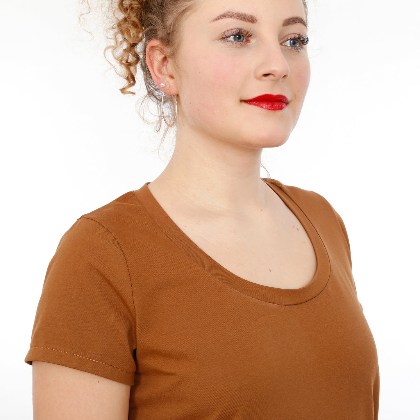 Schnittmuster für das Basicshirt Frau Anica von Studio Schnittreif Ausschnittbild