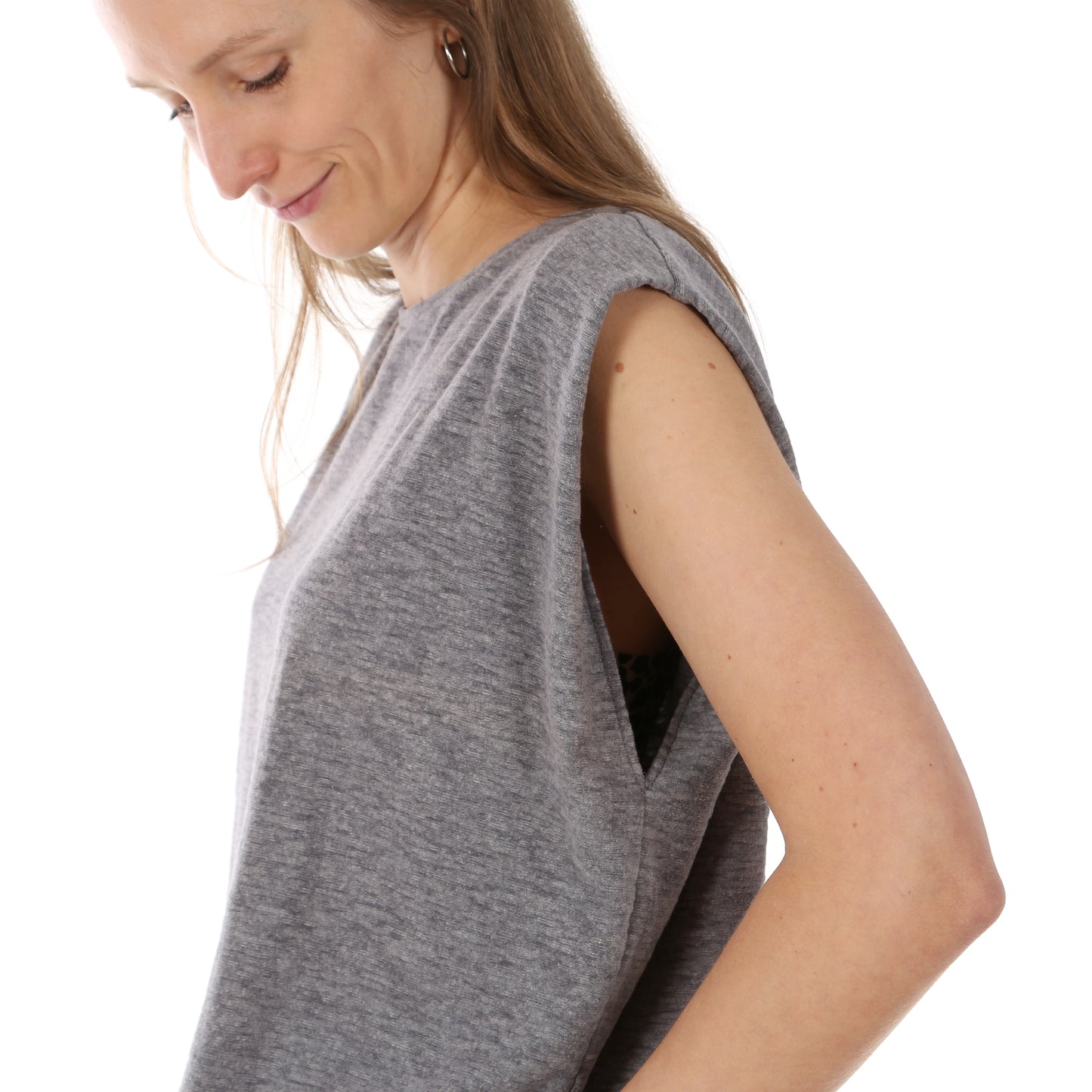 Schnittmuster Frau Thea Top mit tiefem Armloch