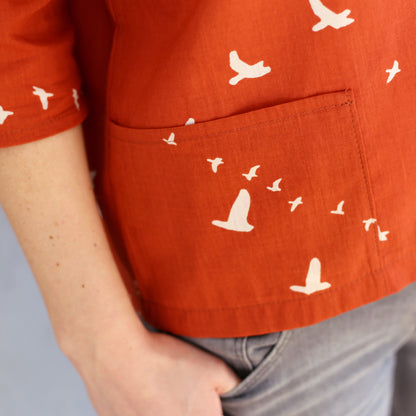 Schnittmuster kurze Bluse mit Taschen Frau Aiko von Studio Schnittreif