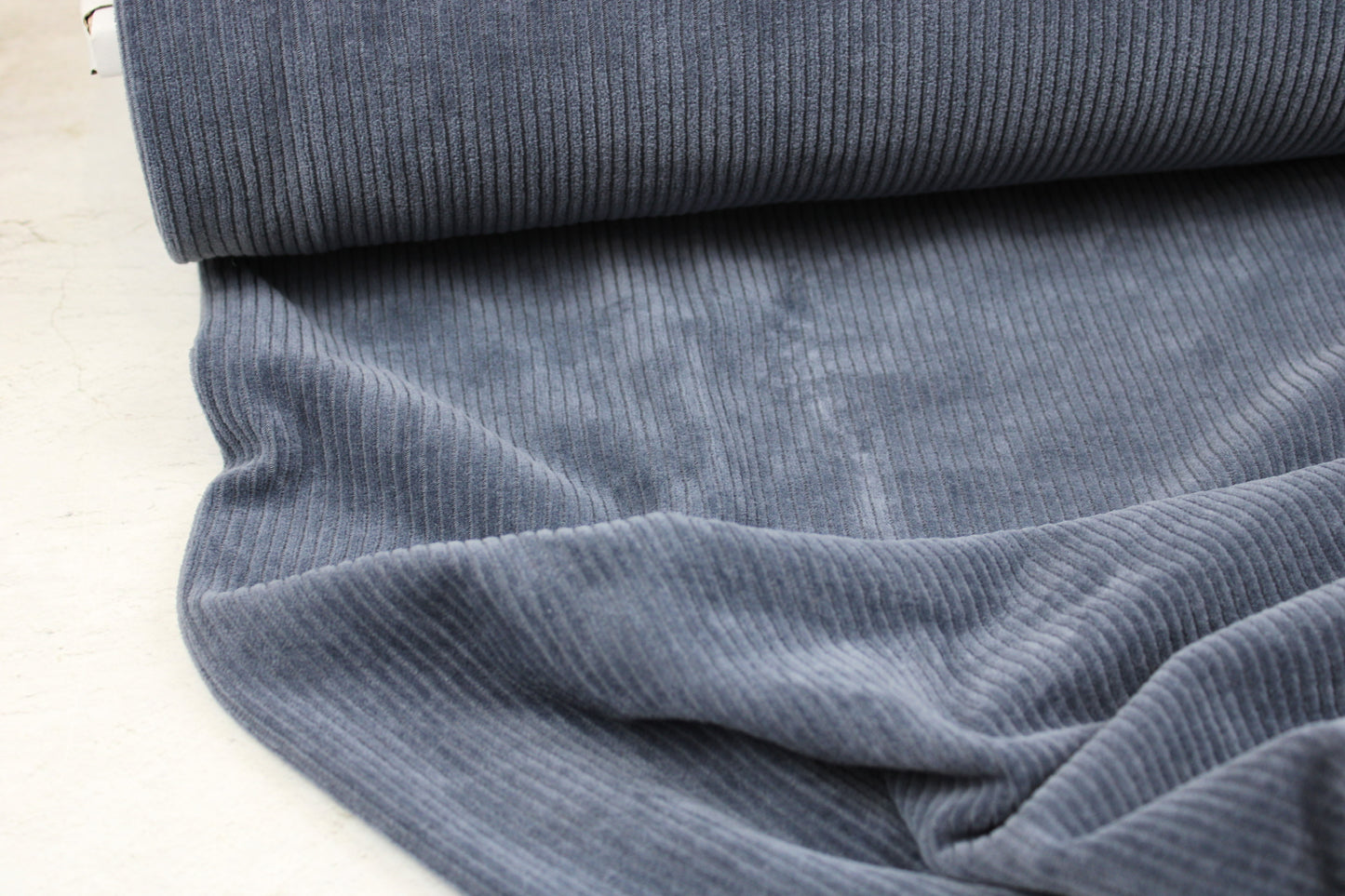 Stretchcord Juna in Jeansblau Ballenansicht