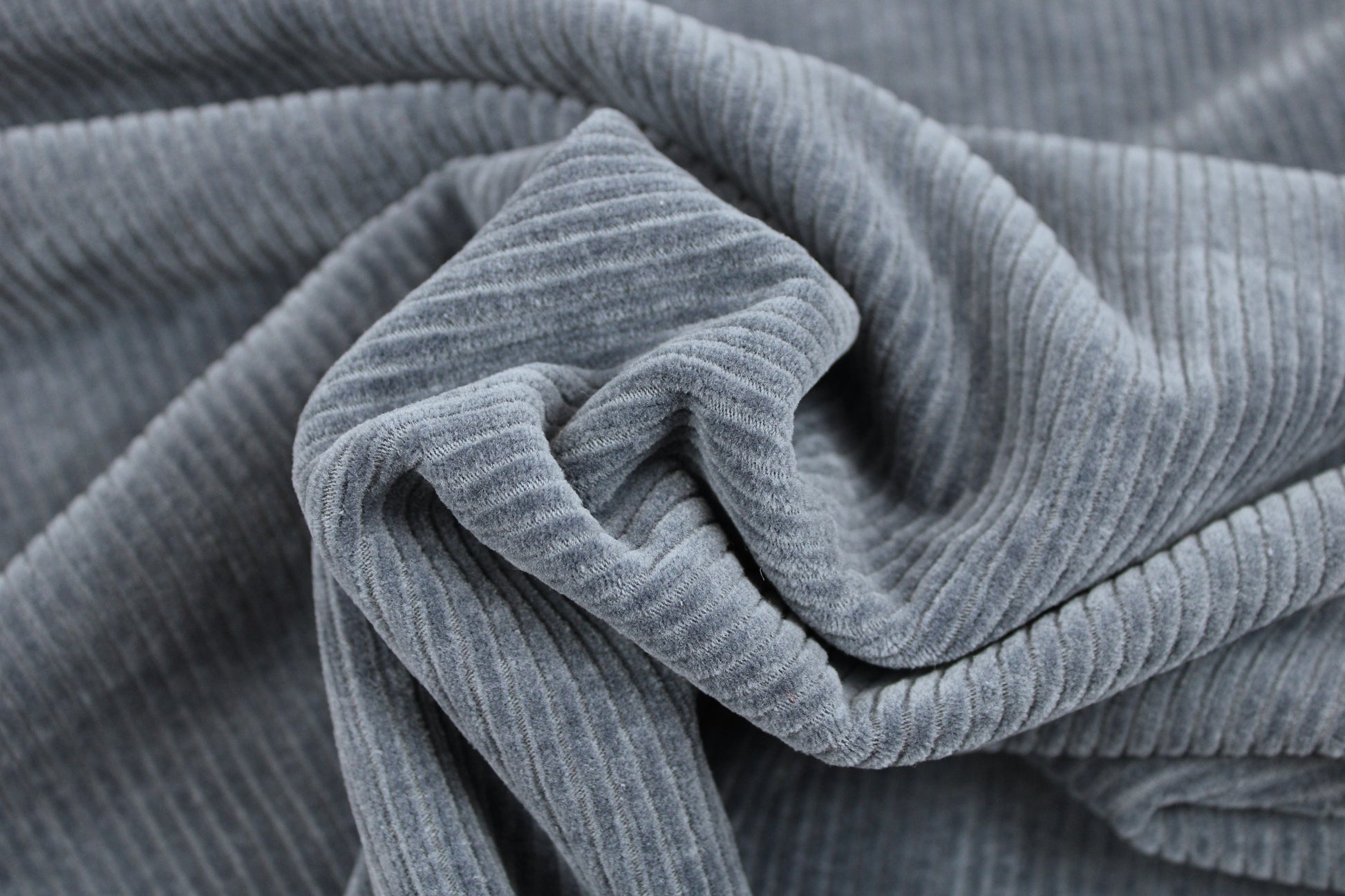 Stretchcord Juna in Jeansblau gedreht
