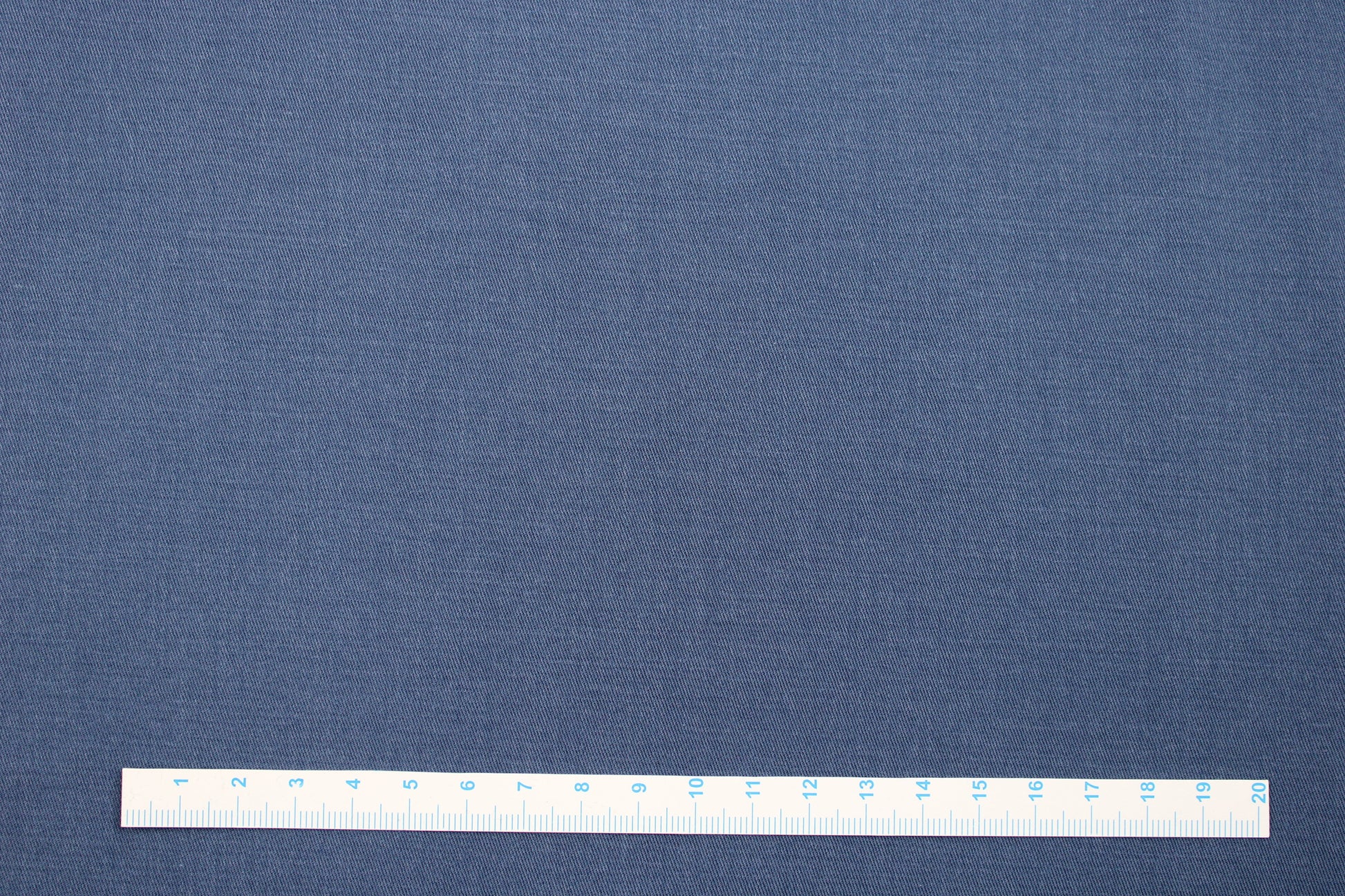 Blauer Tencelstretch Maßstab