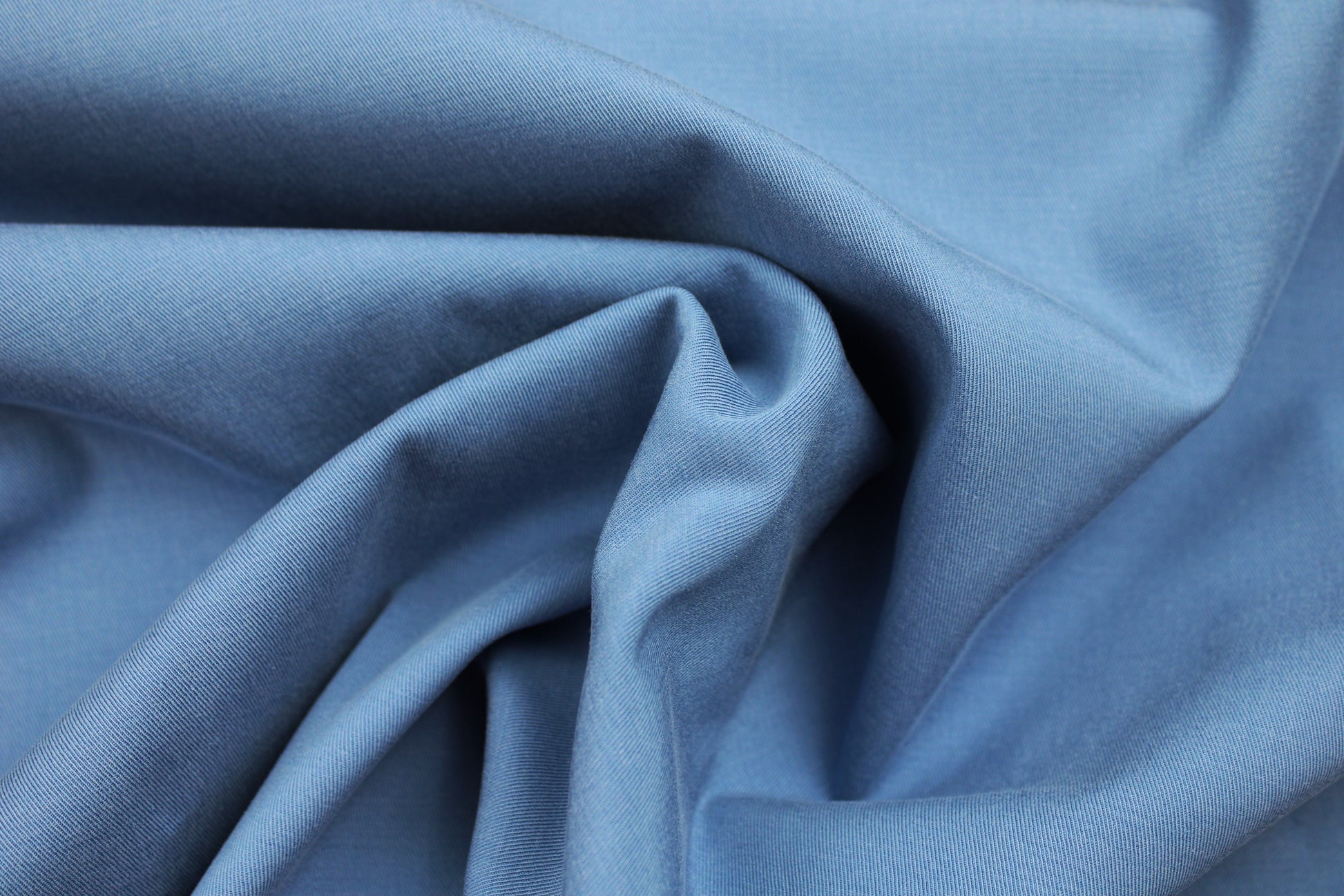 Tencel-Stretch Arcadia in uni taubenblau gedreht