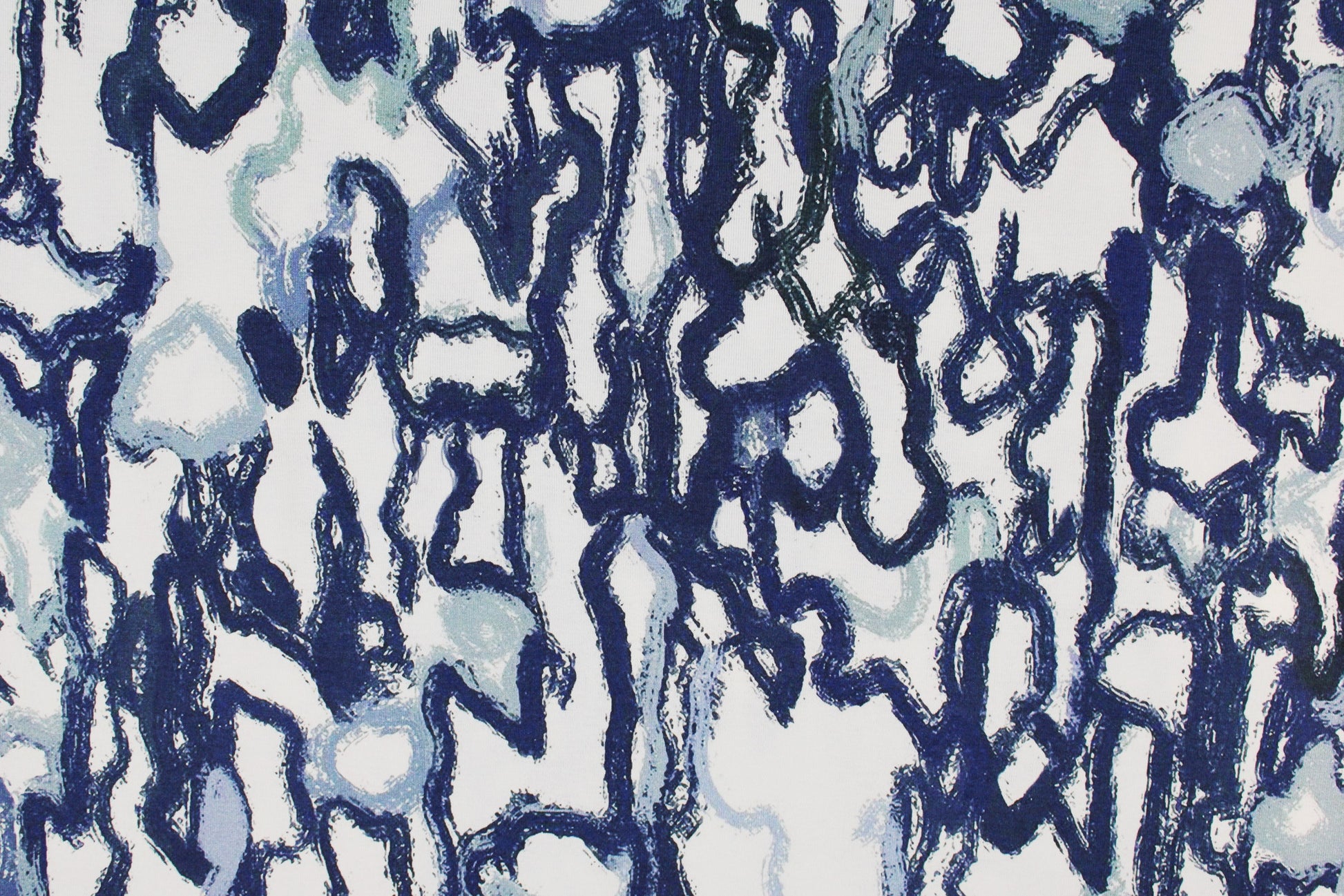 Viskosejersey mit abstrakten Linien in Blau auf weißem Grund Detailbild