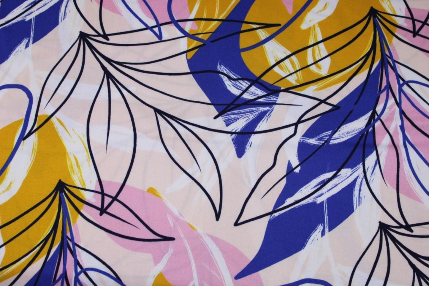 Viskosestoff Shelly mit buntem Blättermotiv Detailbild