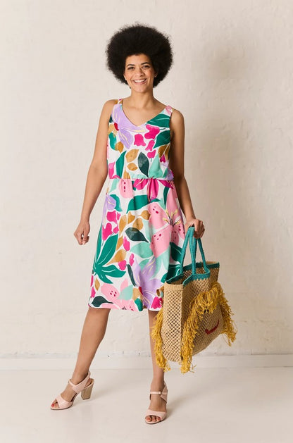 Viskosestoff mit großem Blumendruck als Kleid Savannah vernäht