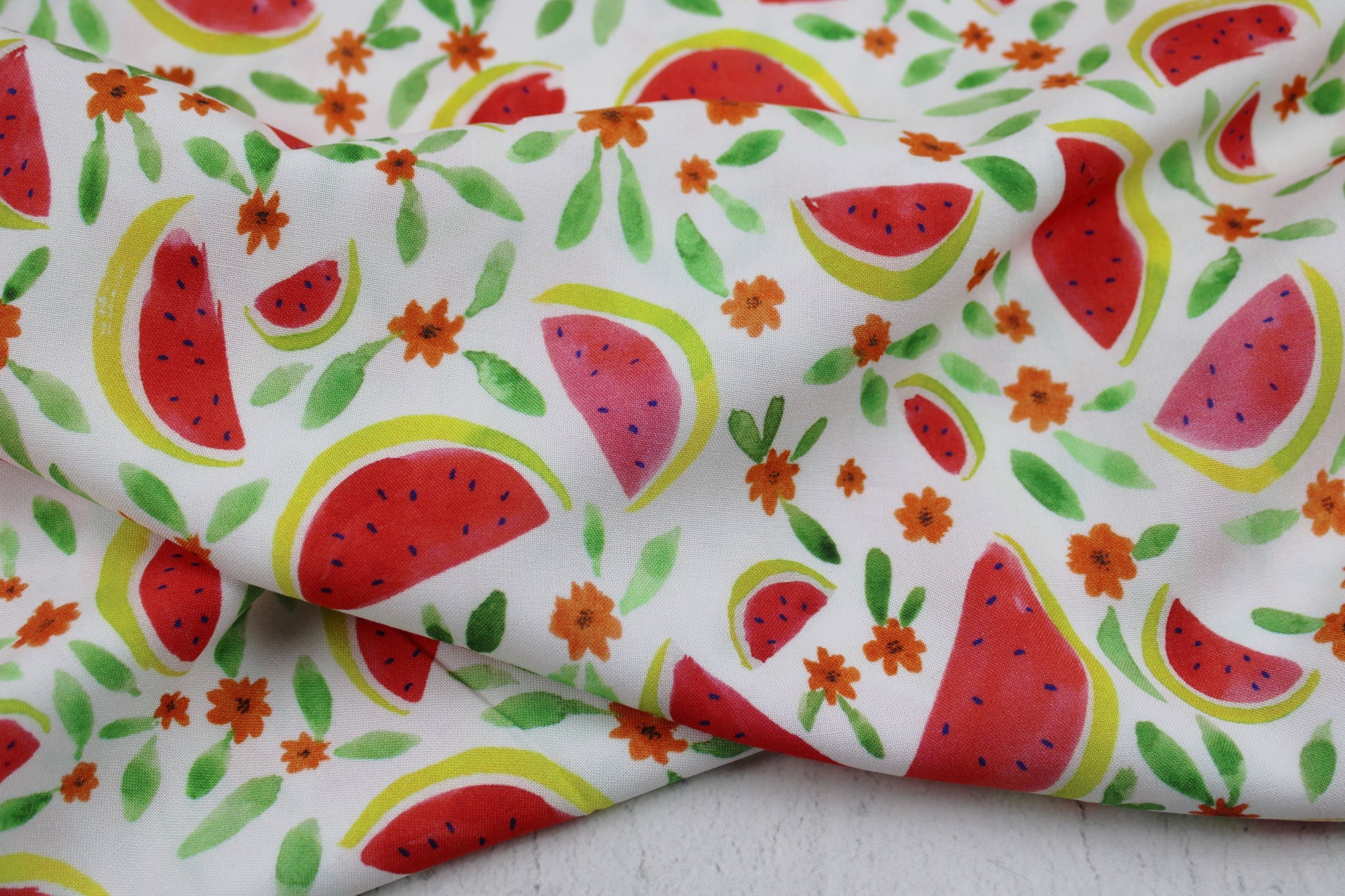 Sommerlicher Viskosestoff mit Wassermelonen