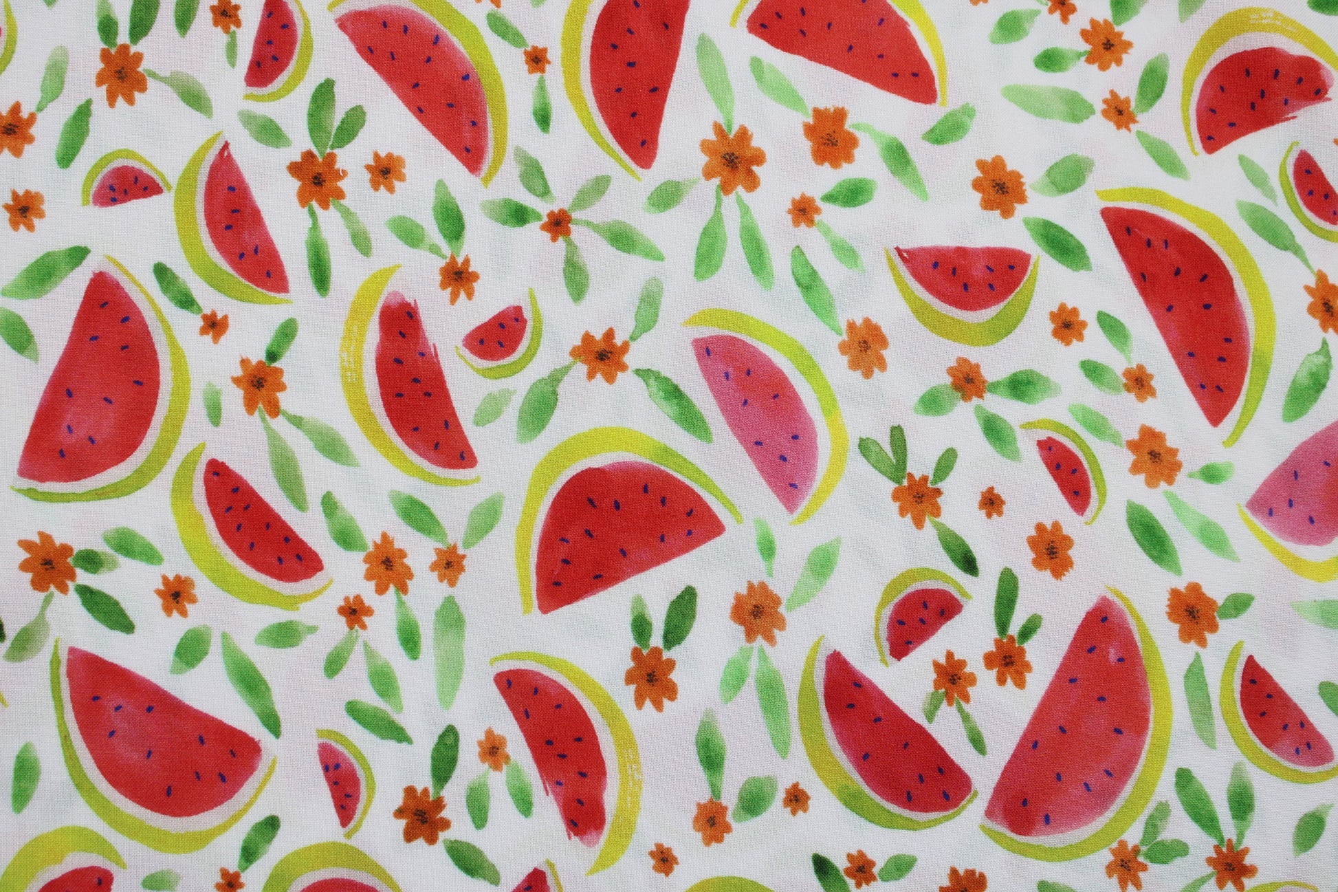 Sommerlicher Viskosestoff mit Wassermelonen Detailansicht