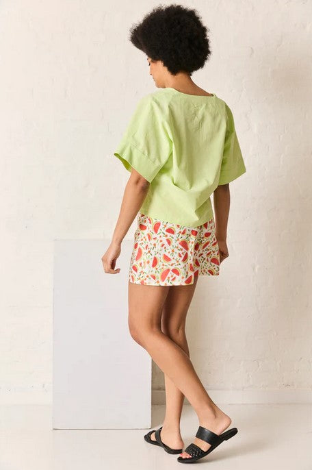 Sommerlicher Viskosestoff mit Wassermelonen als Hose Finn vernäht