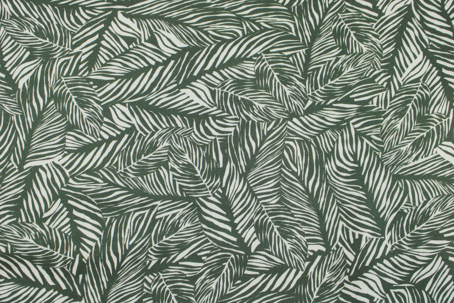 Viskosestoff von Light & Lush mit Blätterprint in Oliv und Ecru Detailbild