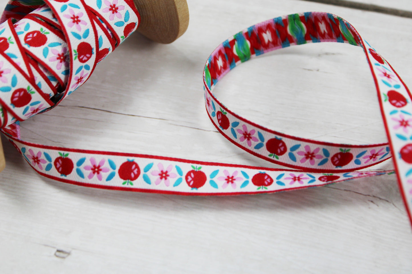 Webband Sweet Apple Ivory mit Äpfeln und Blüten