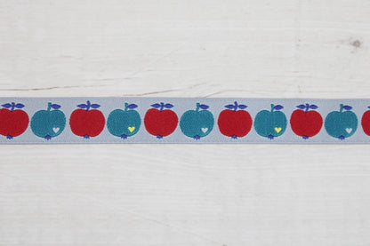 Webband mit Äpfeln Design by Graziela Nahaufnahme