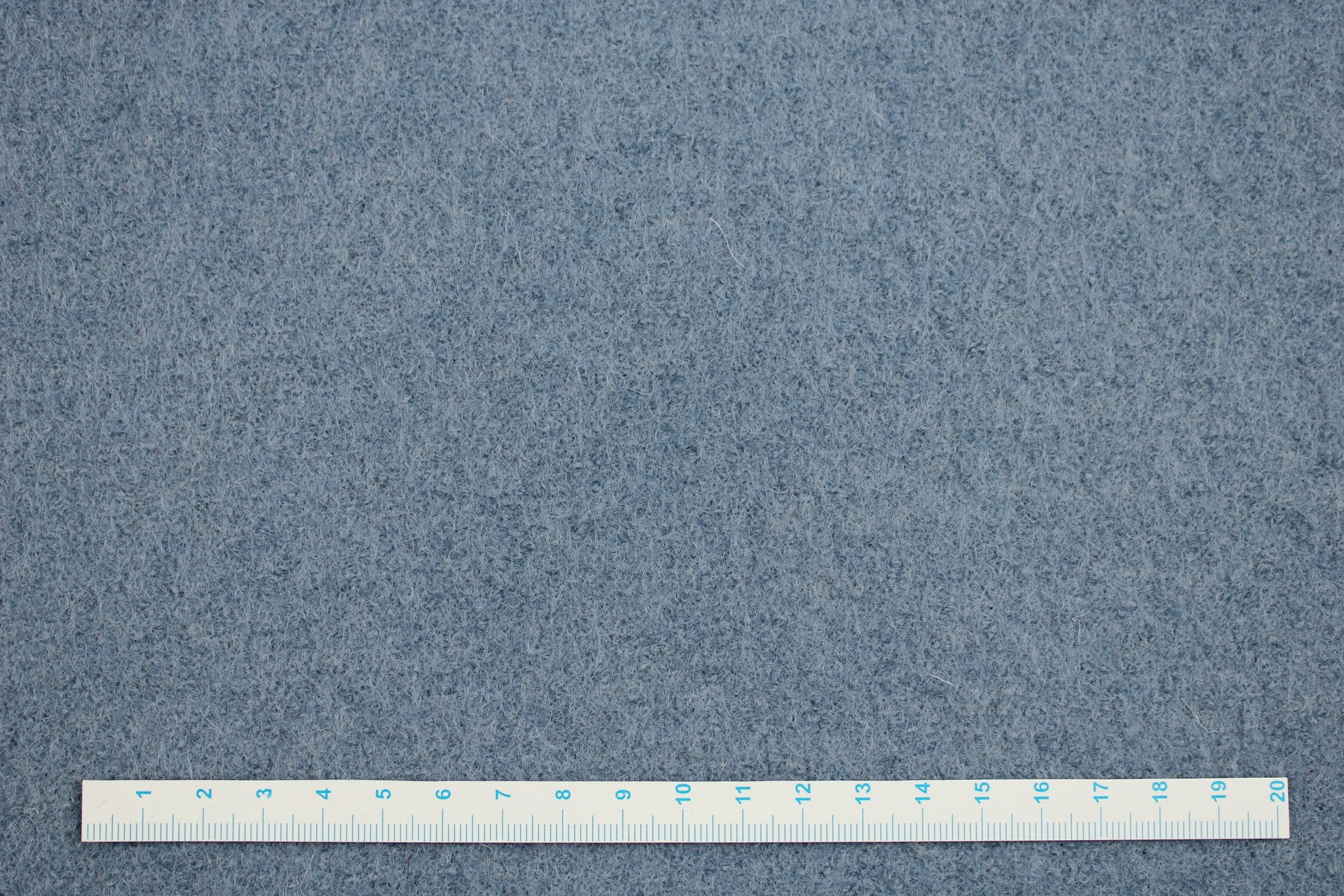 Wollwalk Naomi uni rauchblau Maßstab