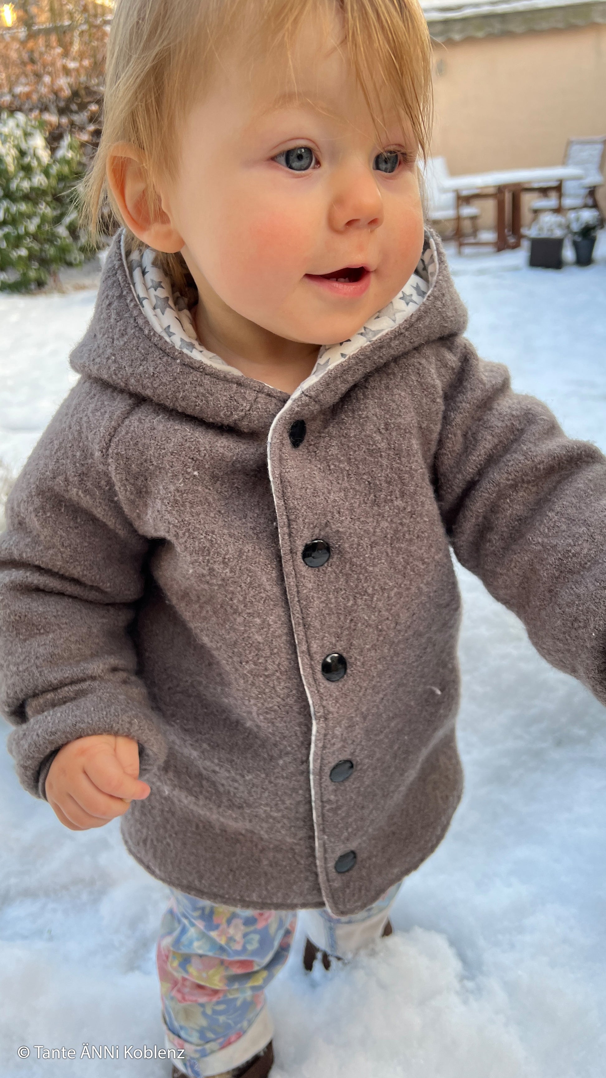 Wollwalk Naomi HW23/24 schlamm als Jäckchen vernäht