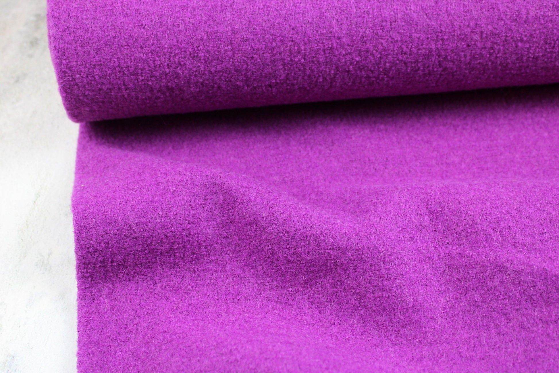 Wollwalk Naomi HW23/24 violett Ballenansicht